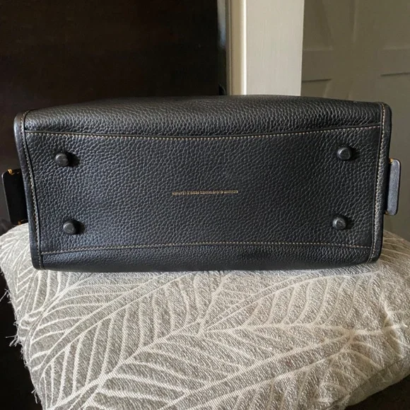 Coach Rogue 30 Pyramid - Picture 3 of 9